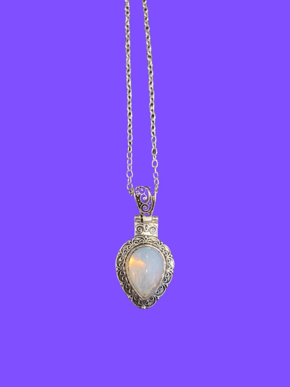 Opalite silver necklace~ New!  22 inches